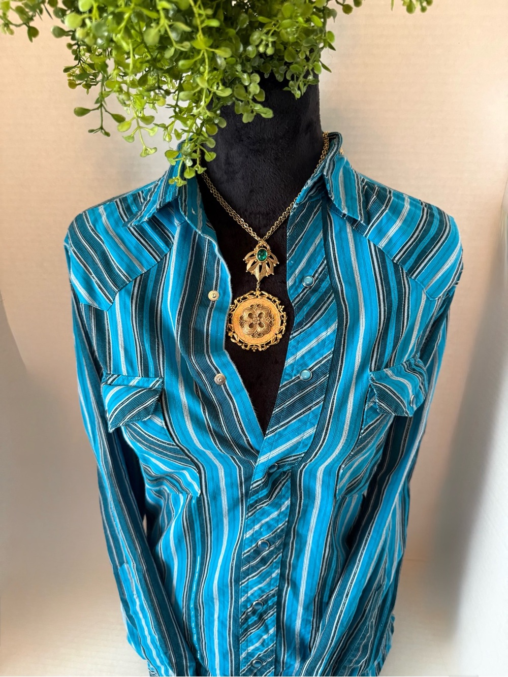 Wrangler Western Fashion Turquoise Button-Up Shirt